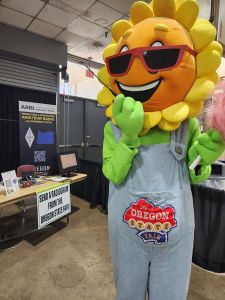 W7O Oregon State Fair Is On The Air!